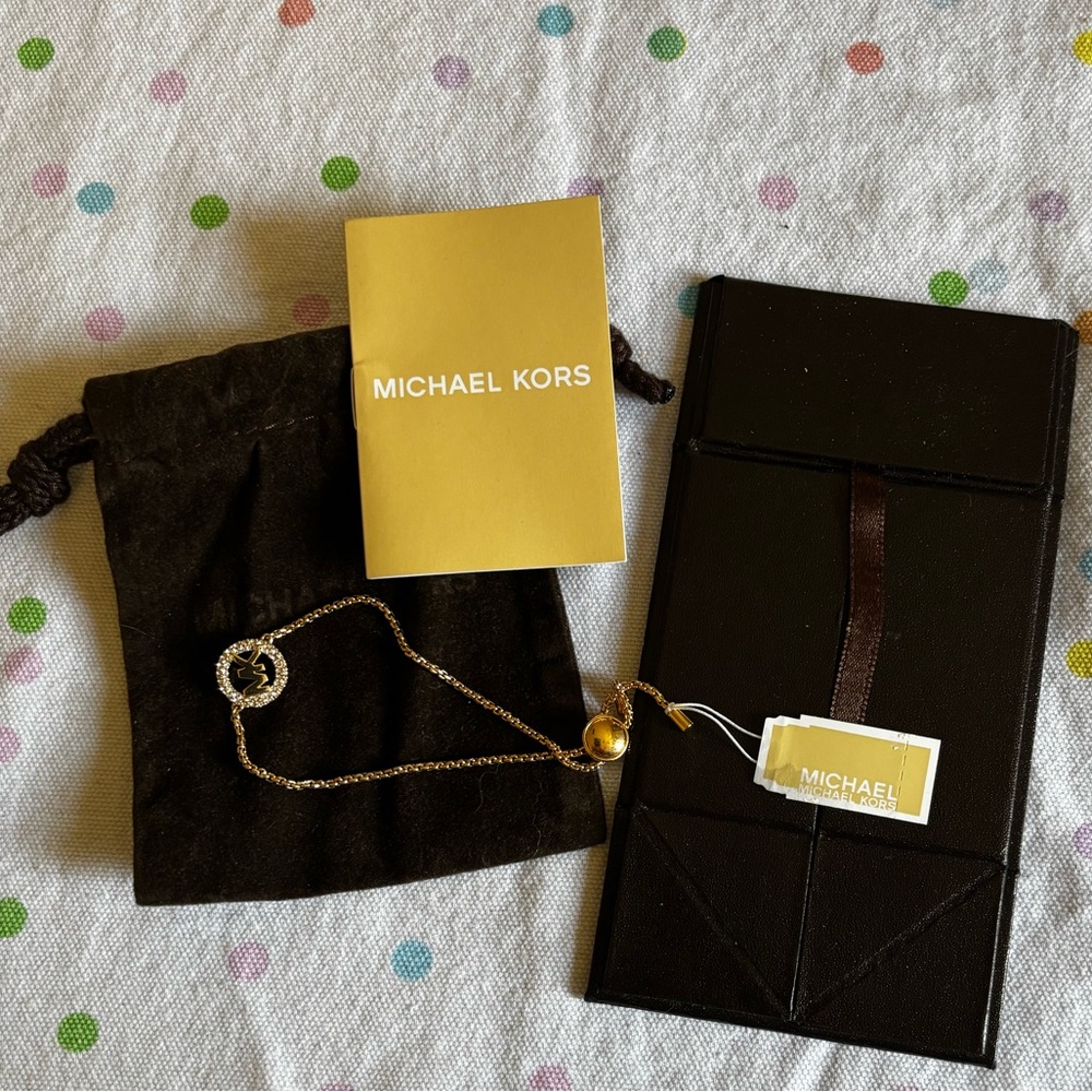 Bracelet, Mk